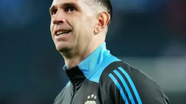 Emiliano "Dibu" Martínez figura en el equipo ideal de 2024 de la IFFHS