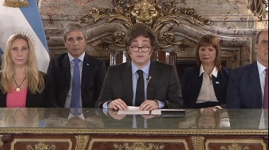Denuncian a Mlei y Caputo por "malversación fondos públicos"