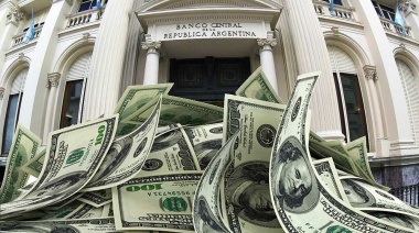 La alarmante escasez de reservas del Central y el millonario pago de deuda que pone en jaque al Gobierno