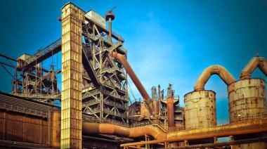 El Empleo Privado Cayó en Julio y los Despidos Alcanzaron su Nivel Más Alto en Años