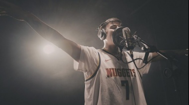 Duki la rompió en un freestyle para la NBA