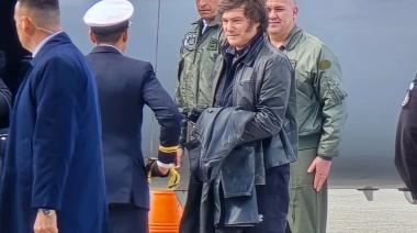 Cuestionan a Milei por usar tres aviones del Estado en campaña en Ushuaia con poca convocatoria