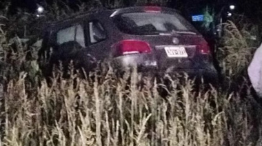 Susto en la Ribera de Quequén: auto al borde de un zanjón