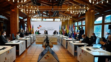 Líderes iberoamericanos buscan soluciones conjuntas para conseguir vacunas