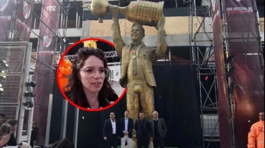 La escultora de la estatua de Gallardo reveló el insólito motivo del tamaño del “bulto”: “Es para que…”