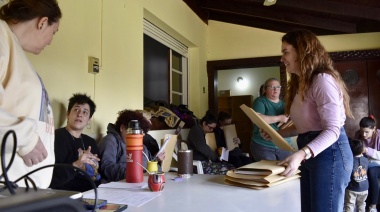 La ONG “Construyendo Puentes” presento “Conectadas por la Democracia”