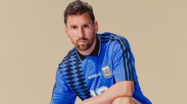 Messi posó con una nueva línea de ropa retro de la Selección argentina