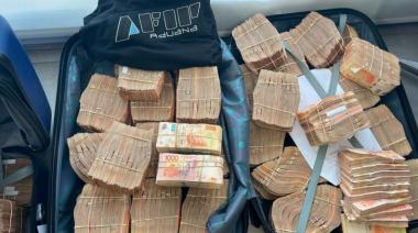 Leonardo Fariña fue detenido en un allanamiento a una cueva que vendía dólares blue en Belgrano: secuestran $500 millones