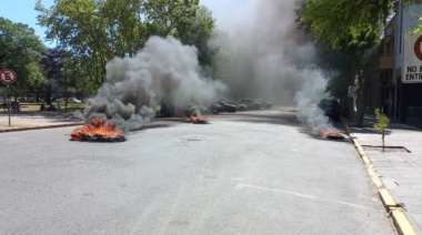 Protesta de Residentes del Barrio Terminal por Falta de Servicio de Luz