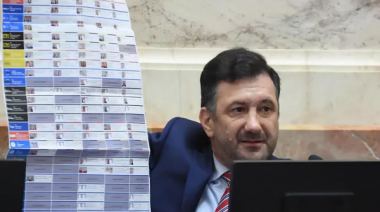 El oficialismo y bloques dialoguistas buscan la suspensión de Kueider en el Senado
