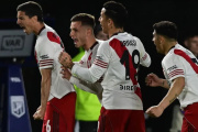River aguantó con diez y se llevó el triunfo ante Estudiantes antes de la Copa
