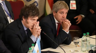 Caputo quemó USD 379 millones para frenar el dólar que igual superó los 1.500 pesos