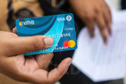 Más de 11,5 millones de argentinos adeudan con tarjetas de crédito