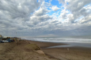 Pronóstico del Clima para el Miércoles en Necochea y Quequén: Jornada Fresca con Posibles Lloviznas y Chaparrones