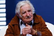 El expresidente uruguayo Pepe Mujica reveló que tiene un tumor en el esófago