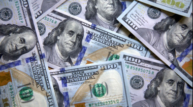 A pesar de la intervención del gobierno el dólar sigue en alza: cerró a $1.300