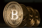 Bitcoin Supera los 80,000 Dólares Tras Elección de Trump y Promesas de Flexibilización Regulatoria