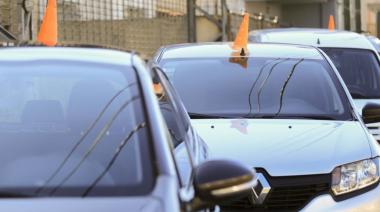 Por qué la gente se refugia en los autos ante la depreciación de los pesos