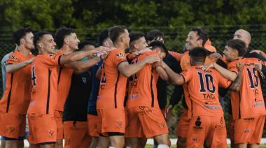 Villa Díaz Vélez avanza como líder y clasifica a octavos del Torneo Regional Amateur