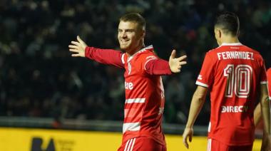 River goleó a Banfield como visitante y se aleja en la cima del campeonato