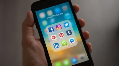 Revelan que Hacer "Scrolling" en Redes Sociales Puede Aumentar el Aburrimiento