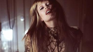 Miley Cyrus lanza su nuevo single y video "End of the world"