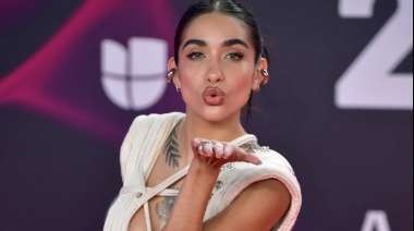 Preocupación por María Becerra: La Cantante Fue Internada de Urgencia, Operada, y Aclaran Rumores Sobre su Salud
