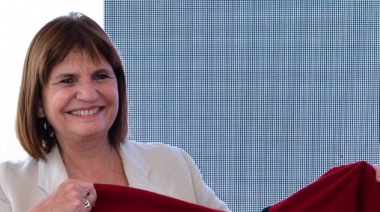 Crecen los repudios a Bullrich por decir que el Gobierno "podría haberle dado" las Malvinas a Pfizer