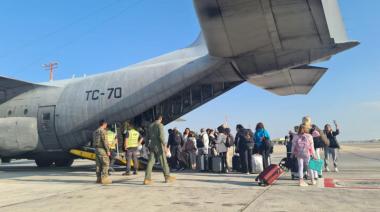 Los primeros argentinos repatriados desde Israel llegarán a Ezeiza el domingo por la mañana