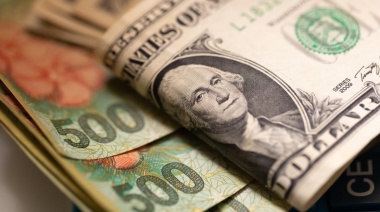 El Dólar Blue se Disparó a $1.325 y Suma un Avance de Casi $100 en Marzo