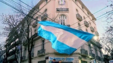 Convocan A Un "Banderazo" Para Saludar A Cristina Kirchner En Su Domicilio Este Día De La Bandera