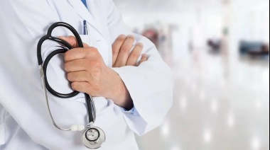Los médicos argentinos podrán ejercer en todo el mundo: su título ahora tiene validez internacional