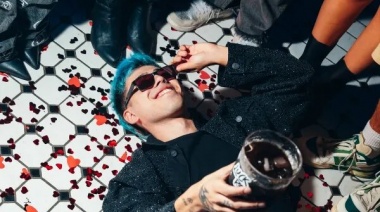 Luck Ra transforma el despecho en una fiesta con su nuevo single "Un clavo"