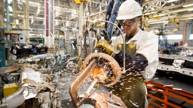 Alarmante caída en la industria: se perdieron más de 126.000 empleos y cerraron 2.300 empresas