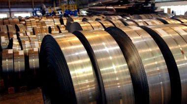 Caída en la Producción de Acero Crudo: Un Indicador de la Recesión en el Sector Industrial