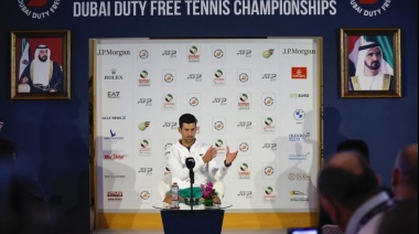 Djokovic juega por primera vez en el año en el ATP de Dubái, donde no le exigen vacunas
