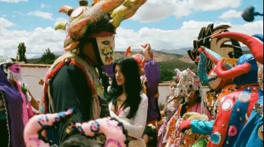 Cazzu Estrenó Su Nuevo Disco "Latinaje" Con Notas de Folclore, Esencia Jujeña e Historia Familiar
