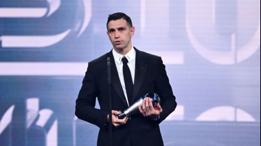 El "Dibu" Martínez gana su segundo premio The Best como mejor arquero