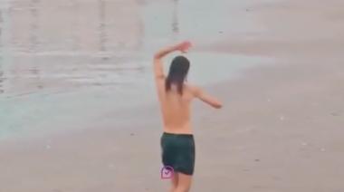 Se Metió Al Mar En Plena Ola Polar Y Tuvieron Que Rescatarlo En Mar Del Plata
