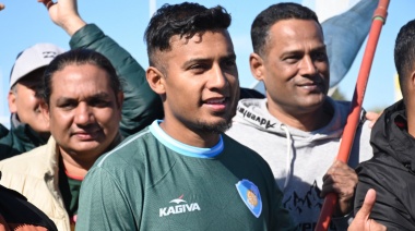 El capitán de la selección de Bangladesh debutó en el Federal A con un gol