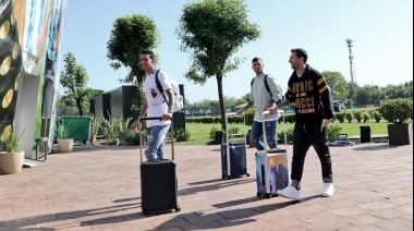 Messi llegó al país para sumarse al seleccionado argentino