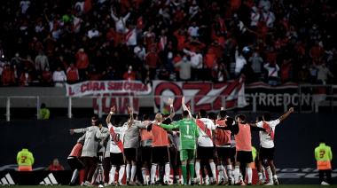 Los hinchas locales regresaron a las canchas, pero solamente festejaron siete equipos en 26 partidos
