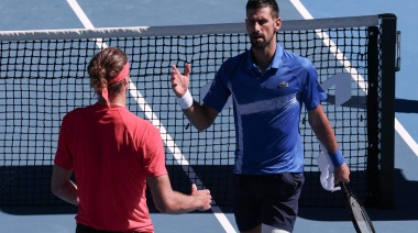 Afuera de la final del Australian Open: Djokovic se retiró por lesión y fue abucheado