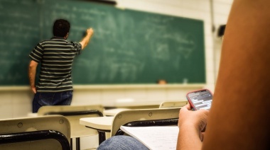 Argentina lidera la distracción en el aula por el uso de celulares