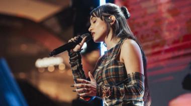 María Becerra presentó “Corazón Vacío” en un show acústico y gratuito para sus fans