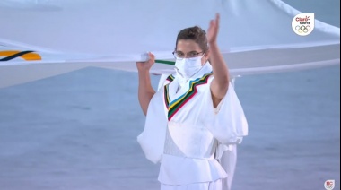 Pareto y una distinción inolvidable: llevó la bandera olímpica en Tokio