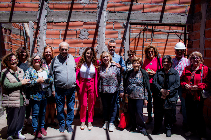 Jimena López en la obra por el tomógrafo de Necochea