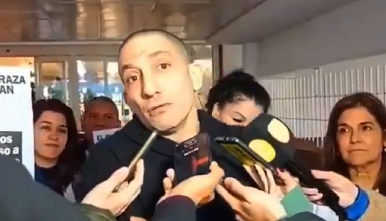 Juan Minujín Defiende la Lucha de los Trabajadores del Hospital Garrahan contra el Recorte Presupuestario