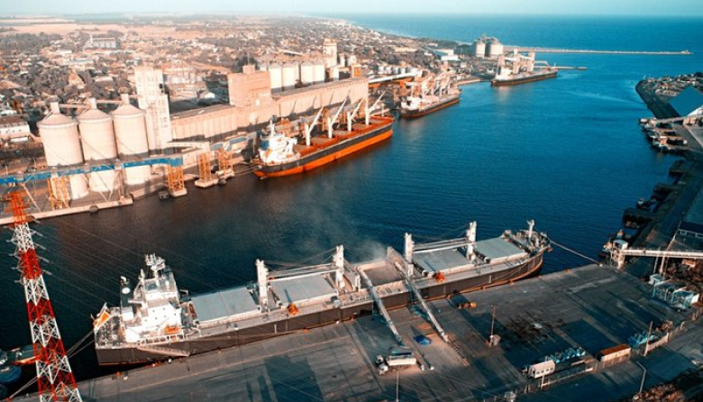 Intenso movimiento en Puerto Quequén: exportación de granos a Arabia Saudita, China y Asia