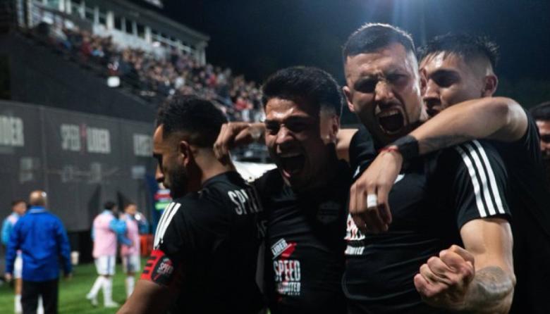 Riestra vence a Instituto (1-0) y se afianza como líder de la zona B del clausura